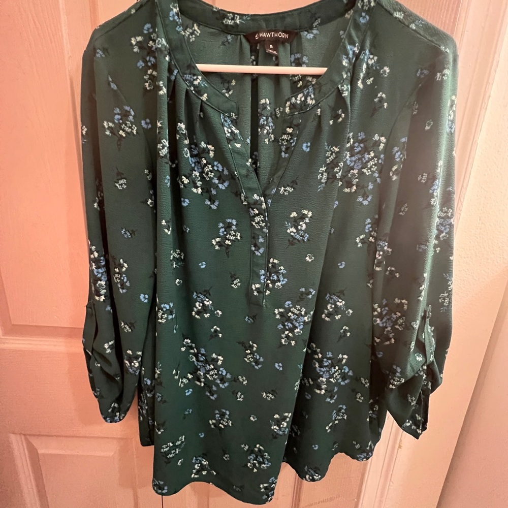 41 Hawthorn Green Floral Women's Top